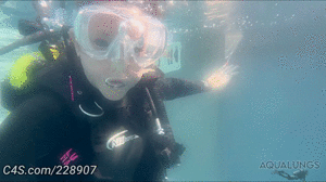 www.aqualungs50.com - POV Dive Buddy 6 - Portia Everly thumbnail